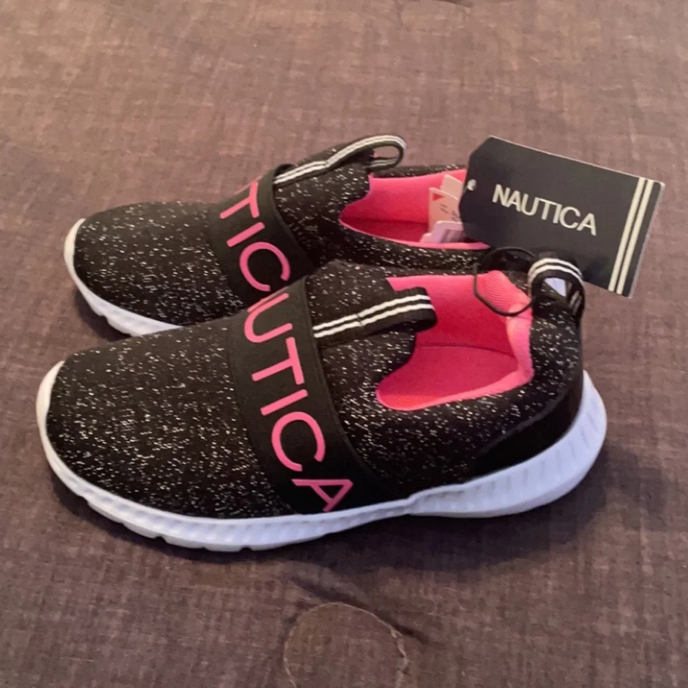 nautica girls shoes - Picture 3 of 3